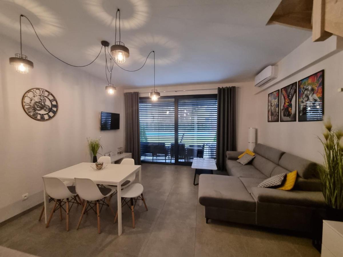 Aprum Apartments 12C Побєрово Екстер'єр фото